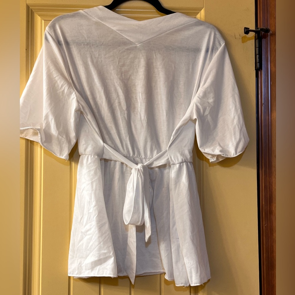 Rosegal White v-neck blouse with waist tie - Picture 2 of 10